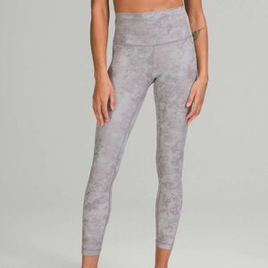 Lululemon Women’s Wunder Train High Rise Tight Size 10 Style# W5EI5S